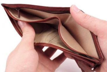 A furat două portofele. Suma ridicolă pentru care riscă închisoarea