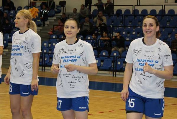 Marinela Ana-Gherman și coechipierele sale invită suporterii la sală, în play-off! Marinela Ana-Gherman și coechipierele sale invită suporterii la sală, în play-off!
