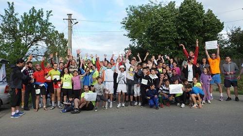 Vor alerga 100 de kilometri într-o zi, pentru 400 de copii orfani de la Valea Plopului Vor alerga 100 de kilometri într-o zi, pentru 400 de copii orfani de la Valea Plopului