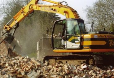 Mai multe construcţii de pe strada Cosminele din Ploieşti vor fi demolate