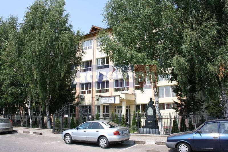 Omagiu adus lui Nicolae Iorga, la Colegiul din Vălenii de Munte care-i poartă numele