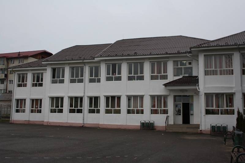 Vălenii de Munte:Colegiul “N.Iorga”şi Şcoala”Gh.Pănculescu”-extinse pentru ca elevii să înveţe numai dimineaţa Vălenii de Munte:Colegiul “N.Iorga”şi Şcoala”Gh.Pănculescu”-extinse pentru ca elevii să înveţe numai dimineaţa