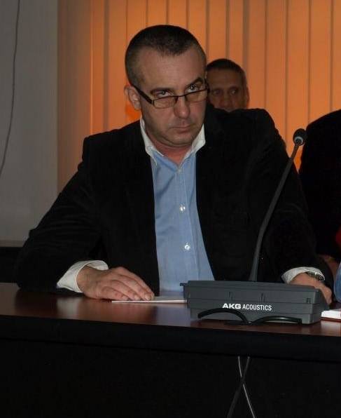 Directorul CSM Ploiești, Cezar Stoichiciu, visează să renască… Asesoftul, la clubul său! Îi vrea acasă pe Burlacu și Georgescu Directorul CSM Ploiești, Cezar Stoichiciu, visează să renască… Asesoftul, la clubul său! Îi vrea acasă pe Burlacu și Georgescu