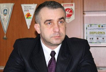 Eșecurile rușinoase ale echipelor de handbal de la CSM Ploiești s-ar putea lăsa cu… mâna băgată adânc în buzunar de sportivi!