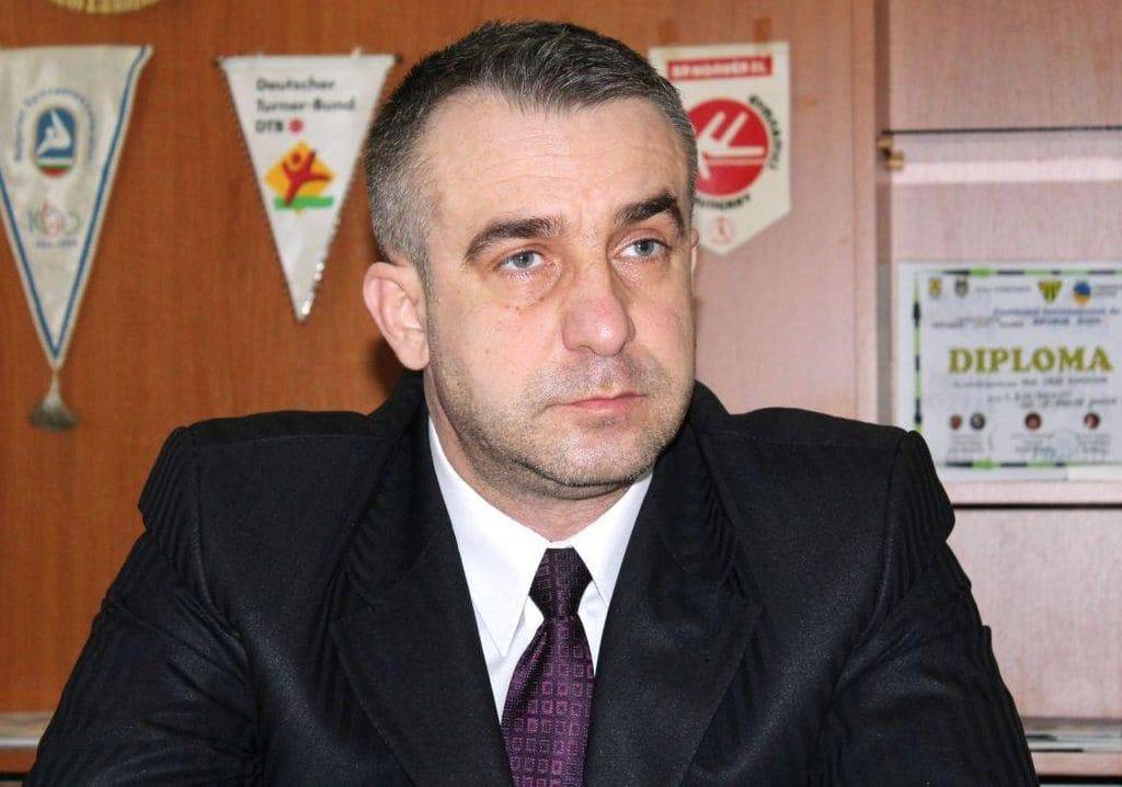 Eșecurile rușinoase ale echipelor de handbal de la CSM Ploiești s-ar putea lăsa cu… mâna băgată adânc în buzunar de sportivi! Eșecurile rușinoase ale echipelor de handbal de la CSM Ploiești s-ar putea lăsa cu… mâna băgată adânc în buzunar de sportivi!