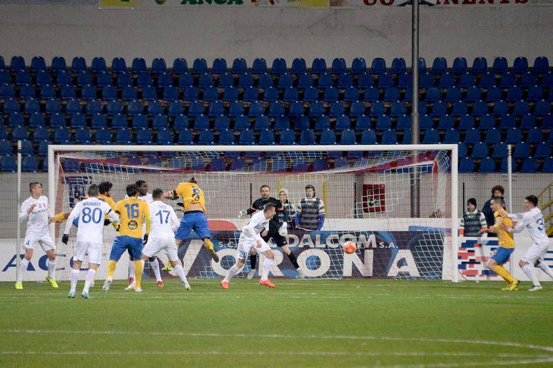 S-a stabilit ierarhia debutului în play-out-ul Ligii 1 Orange. Între prima clasată, CSMS Iași, și ultima – Petrolul – sunt 15 puncte S-a stabilit ierarhia debutului în play-out-ul Ligii 1 Orange. Între prima clasată, CSMS Iași, și ultima – Petrolul – sunt 15 puncte