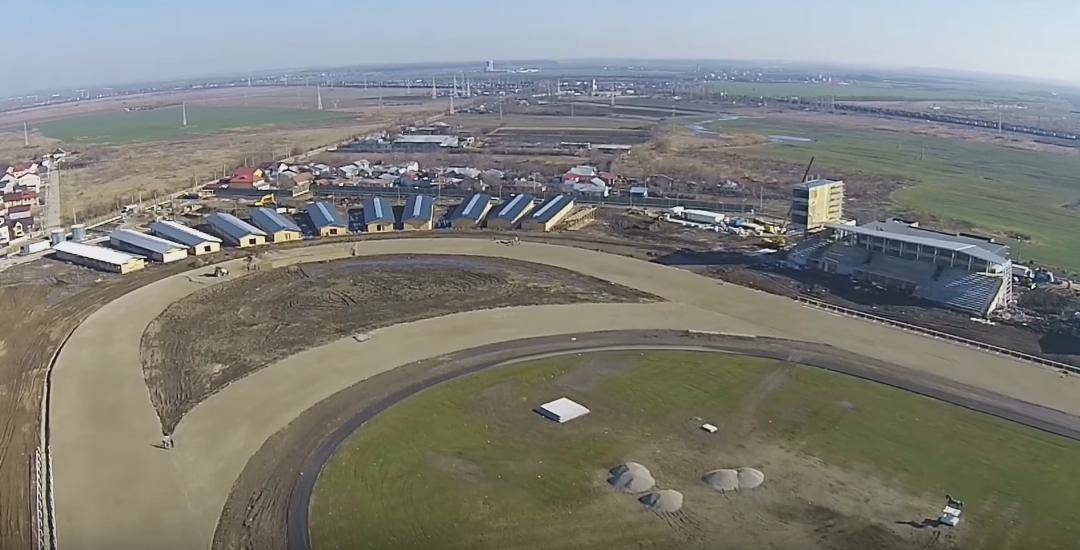 Imagini spectaculoase cu Hipodromul Ploieşti – Filmare cu drona Imagini spectaculoase cu Hipodromul Ploieşti – Filmare cu drona