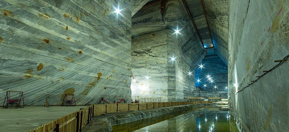 22 de turişti răniţi în tunelul de acces în Salina Slănic 22 de turişti răniţi în tunelul de acces în Salina Slănic