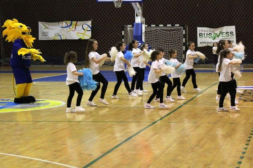 Pași în plus pe drumul… Asesoftului! CSM Ploiești aduce și mini-majorete la sala Olimpia Pași în plus pe drumul… Asesoftului! CSM Ploiești aduce și mini-majorete la sala Olimpia