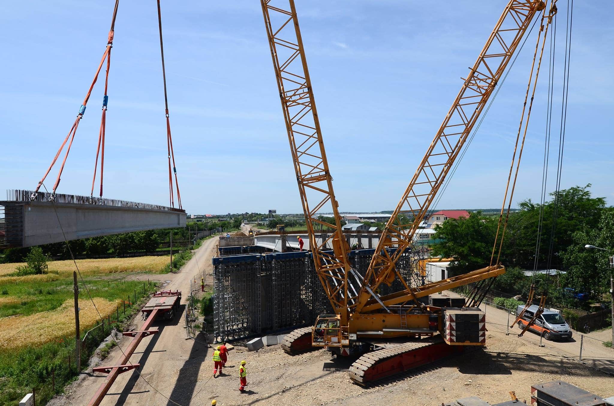 Se montează grinzile pasajului Mărăşeşti de la Gara de Vest Se montează grinzile pasajului Mărăşeşti de la Gara de Vest