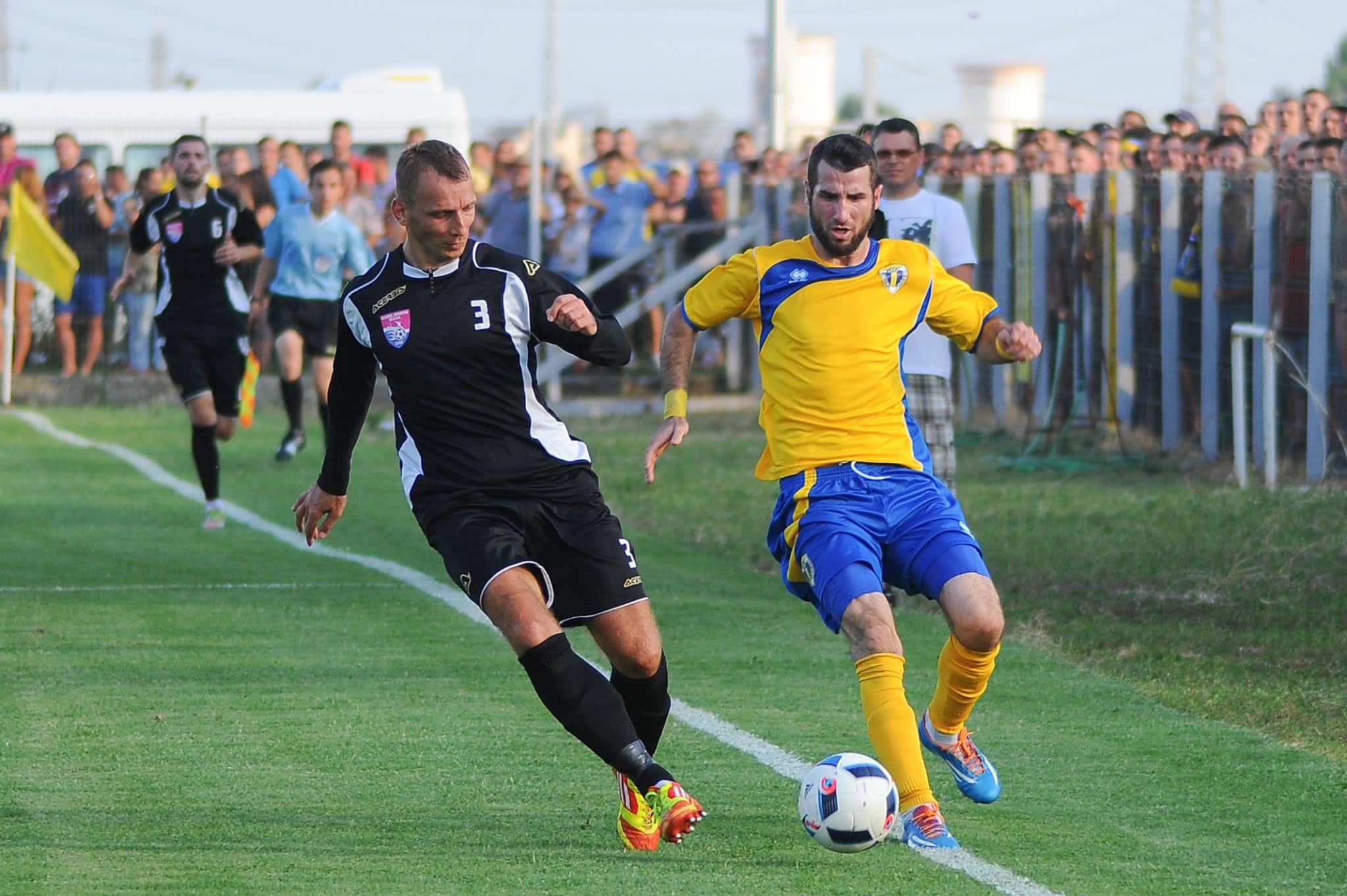 La Blejoi, s-a bătut recordul local de spectatori: 1.500! Fanii Petrolului au fost răsplătiți cu un 3-0 al favoriților La Blejoi, s-a bătut recordul local de spectatori: 1.500! Fanii Petrolului au fost răsplătiți cu un 3-0 al favoriților