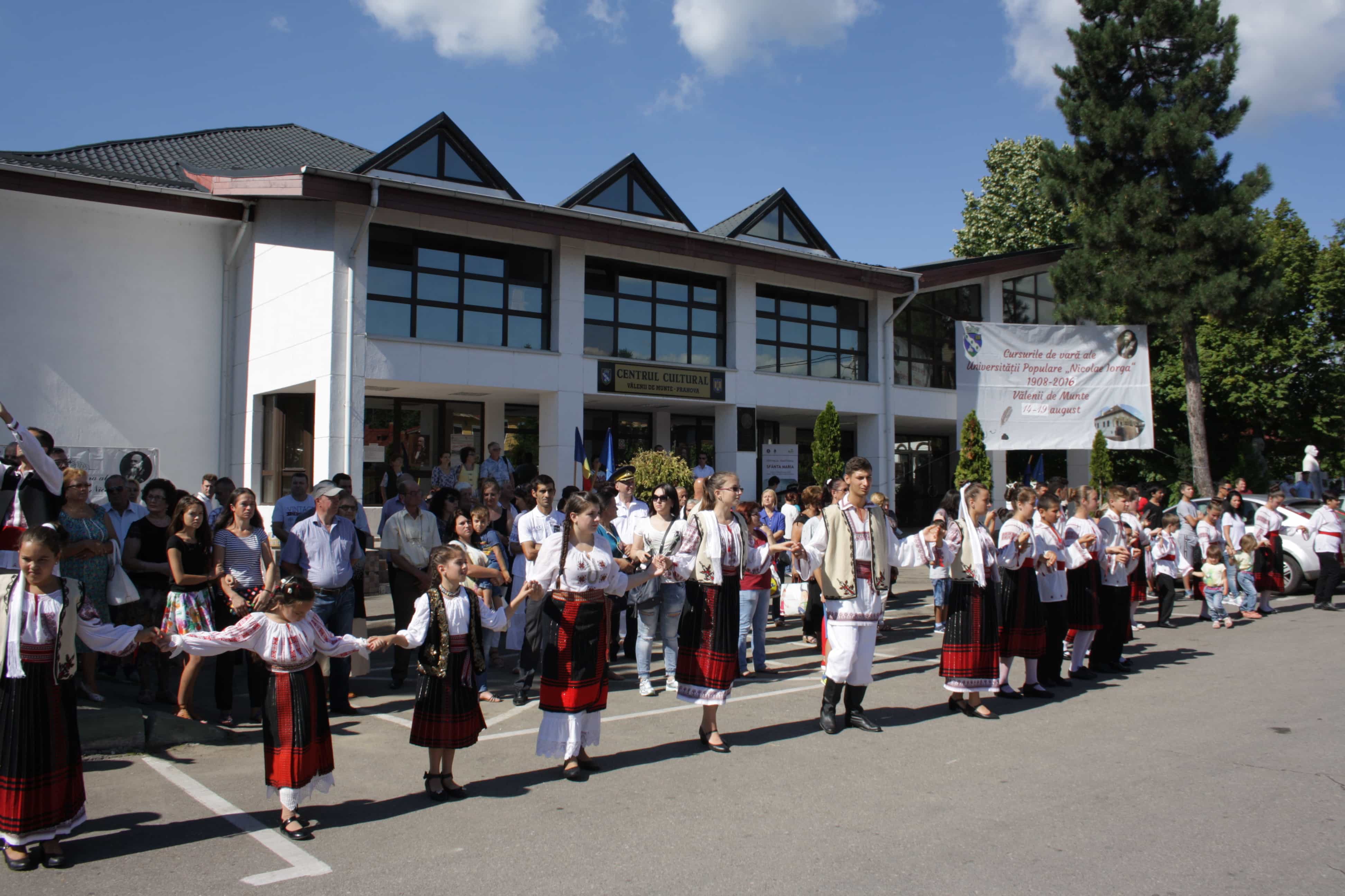 13-15 august, Târgul de Sfânta Maria Mare la Vălenii de Munte – VEZI PROGRAMUL 13-15 august, Târgul de Sfânta Maria Mare la Vălenii de Munte – VEZI PROGRAMUL