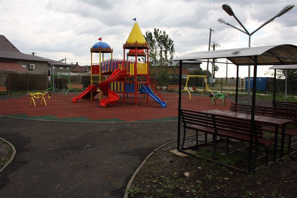 Păuleşti. Parc de joacă şi relaxare în satul Găgeni Păuleşti. Parc de joacă şi relaxare în satul Găgeni