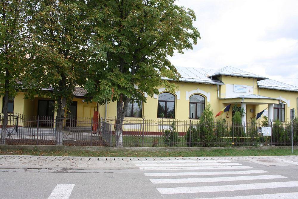 Şcolile şi grădiniţele din Păuleşti sunt pregătite pentru începerea noului an şcolar Şcolile şi grădiniţele din Păuleşti sunt pregătite pentru începerea noului an şcolar