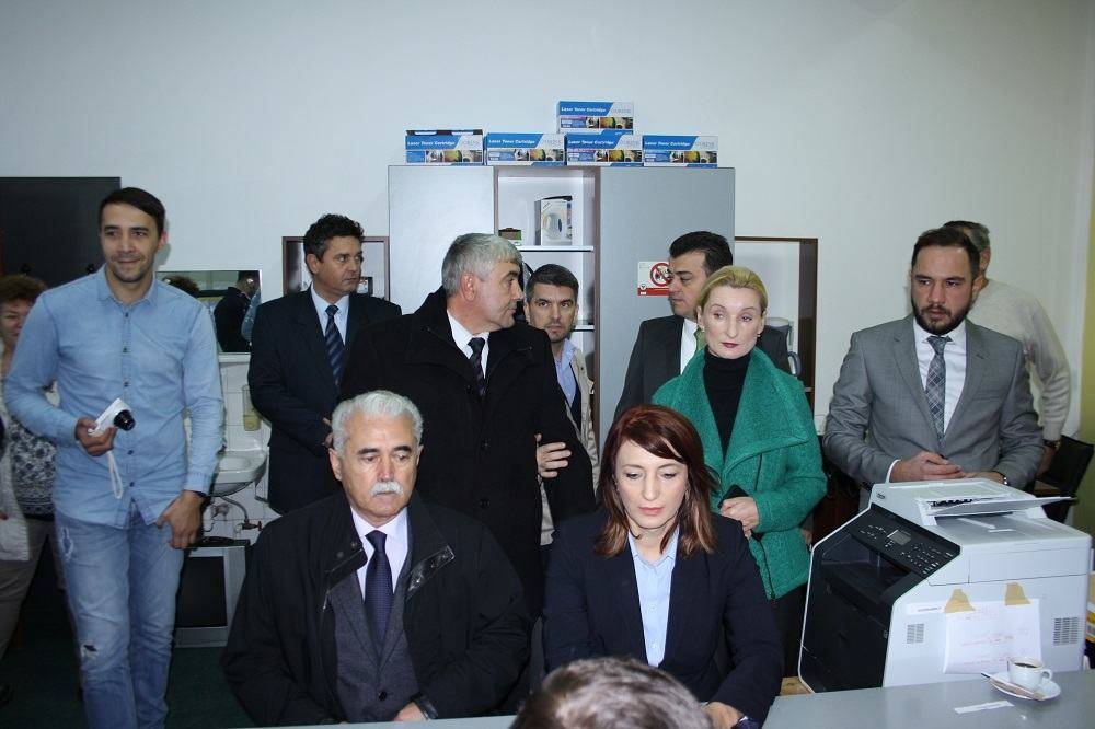 PMP Prahova a depus listele de candidaturi la parlamentare PMP Prahova a depus listele de candidaturi la parlamentare