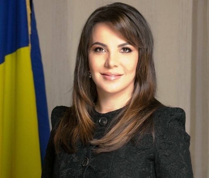 Ana Maria Pătru, ridicată de procurori şi adusă la DNA Ploieşti Ana Maria Pătru, ridicată de procurori şi adusă la DNA Ploieşti