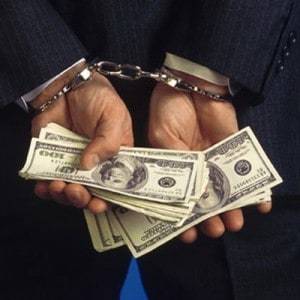 Doi bărbaţi căutaţi de autorităţile americane, prinşi de poliţiştii prahoveni Doi bărbaţi căutaţi de autorităţile americane, prinşi de poliţiştii prahoveni