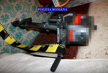 VIDEO – Ce au găsit poliţiştii acasă la suspecţii de furturi din  Cocorăștii Colț, Blejoi, Florești și Comarnic
