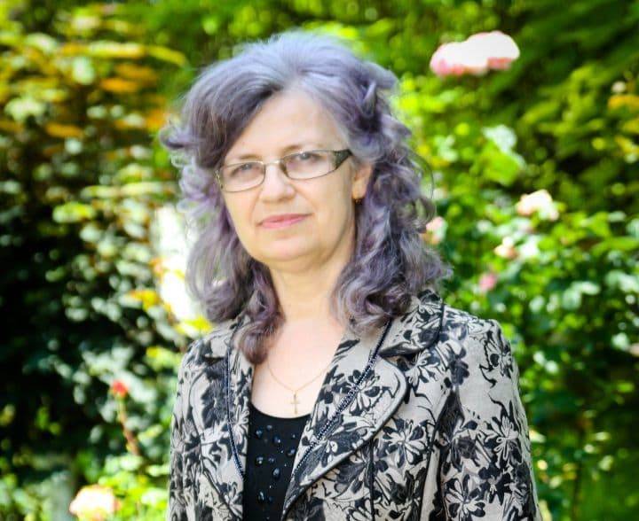 Apel umanitar pentru profesoara din Ploieşti care se luptă cu cancerul Apel umanitar pentru profesoara din Ploieşti care se luptă cu cancerul