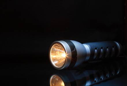 Votare suspendată în trei localităţi, din cauza unei pene de curent Votare suspendată în trei localităţi, din cauza unei pene de curent