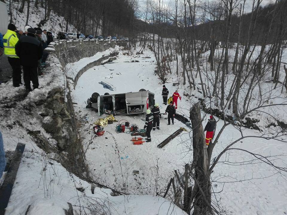 Imagini de la accidentul produs pe DN1A, la Suzana Imagini de la accidentul produs pe DN1A, la Suzana