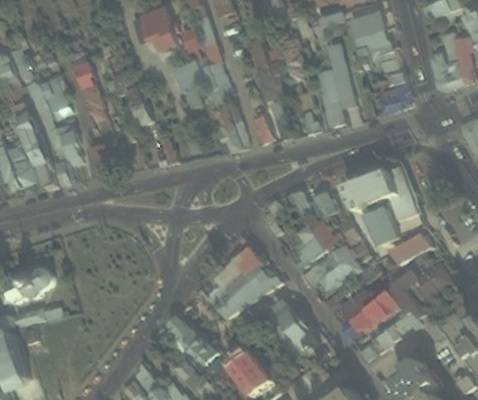 Poliţia vede? Maşini parcate în mijlocul intersecţiei de la Cioceanu Poliţia vede? Maşini parcate în mijlocul intersecţiei de la Cioceanu