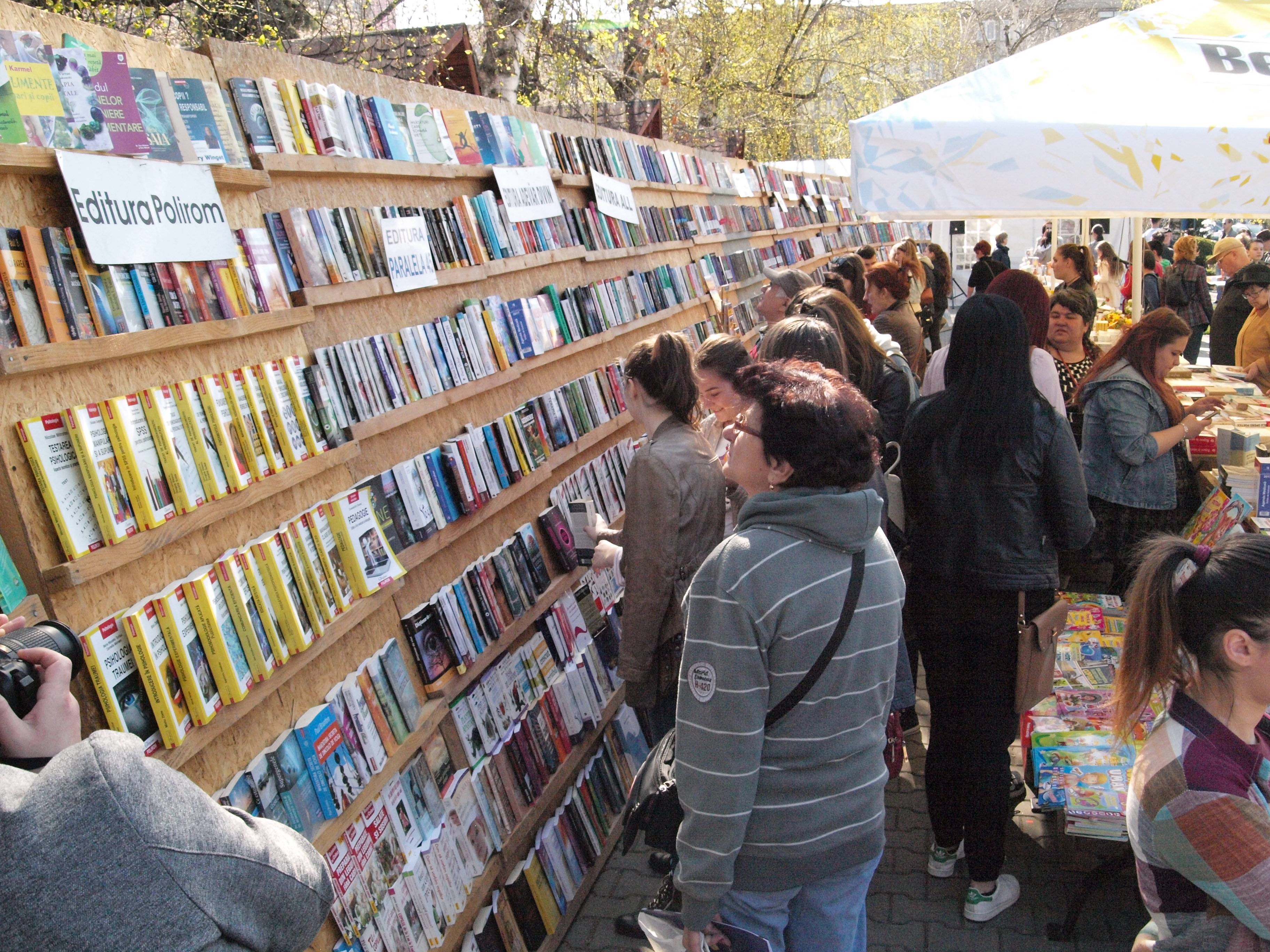 Târg de carte la Ploieşti (1-3 iunie) Târg de carte la Ploieşti (1-3 iunie)