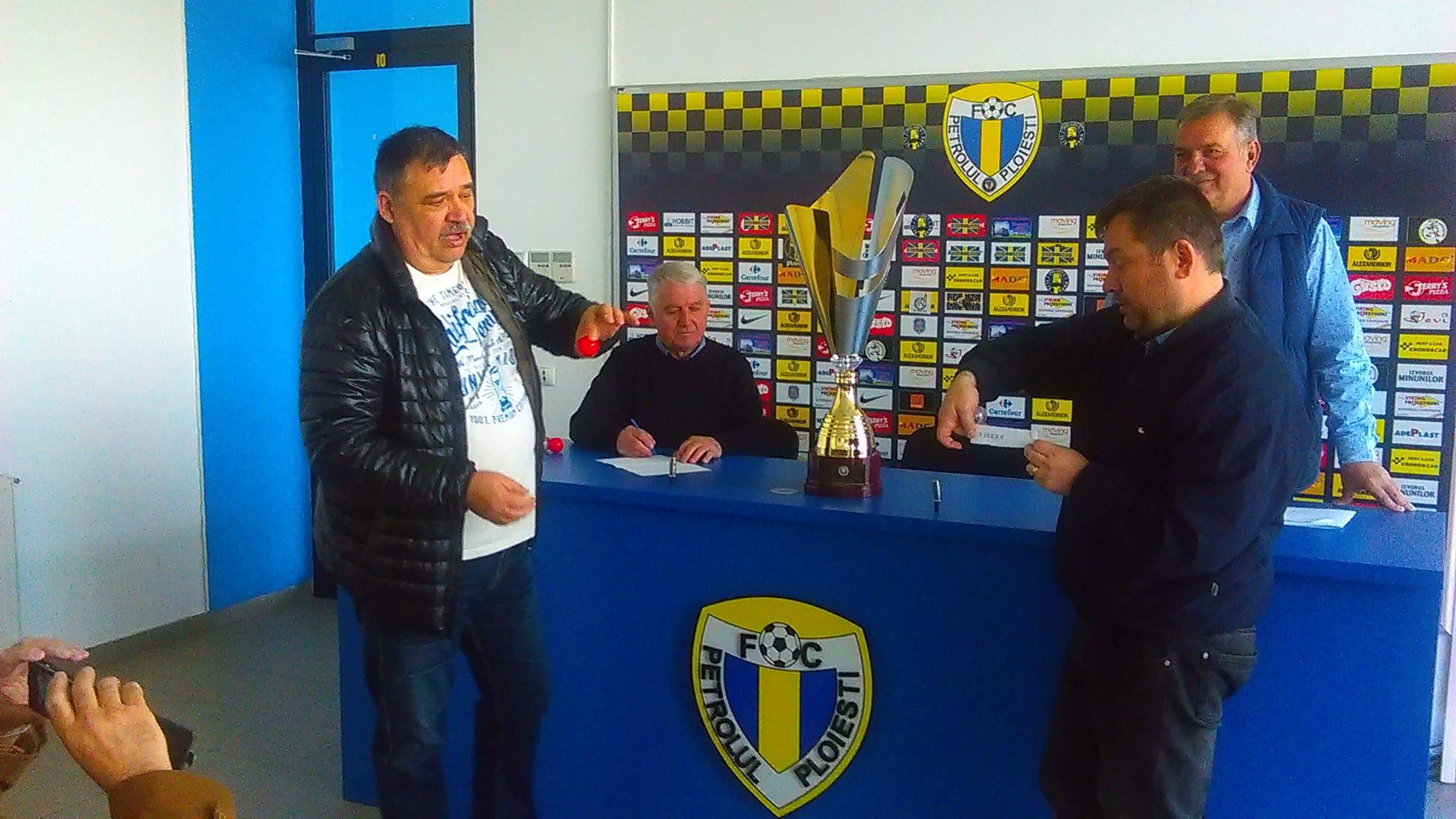 AJF Prahova a lăsat sferturile Cupei României la… mâna presei AJF Prahova a lăsat sferturile Cupei României la… mâna presei