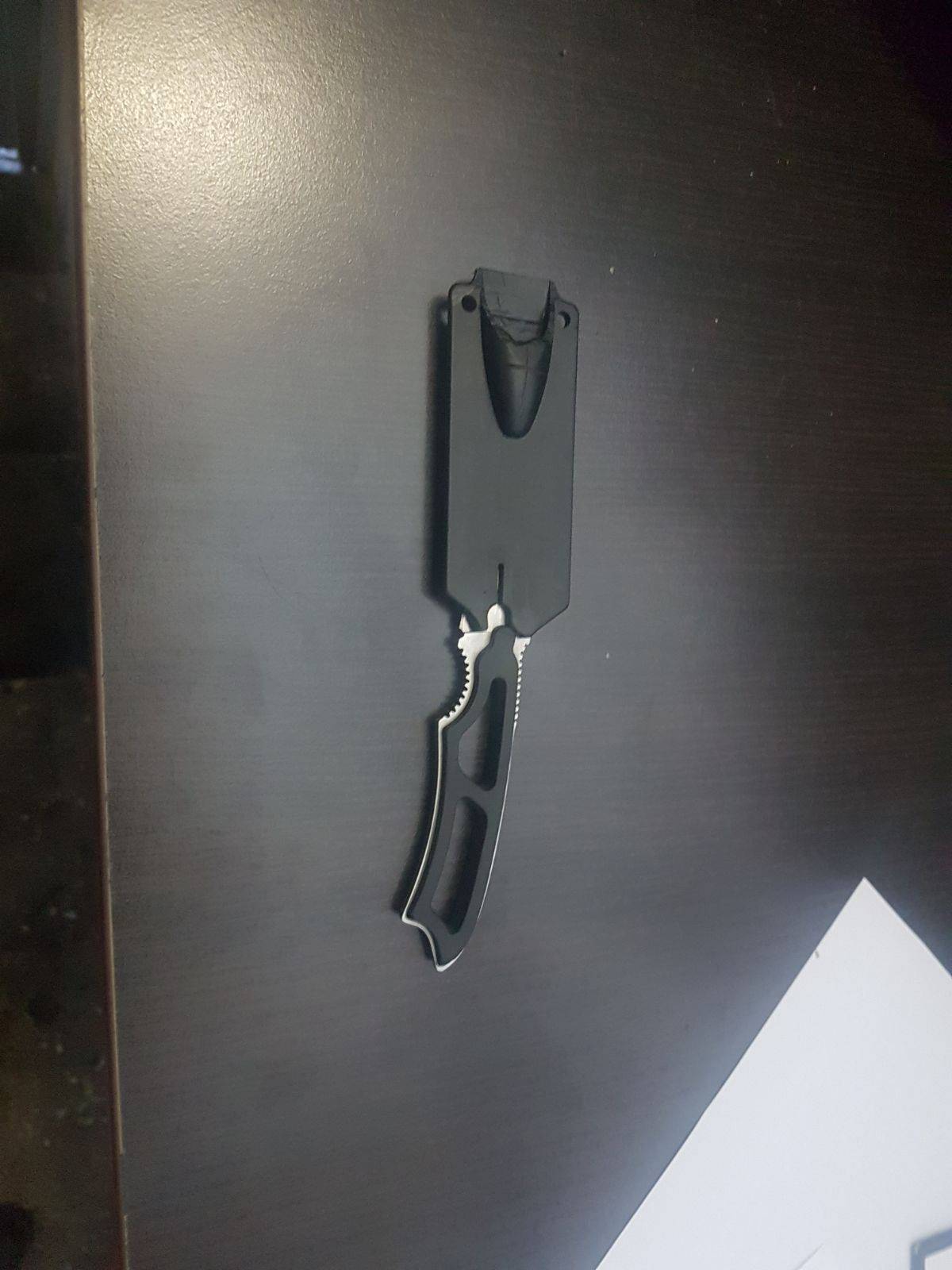 Prins de poliţişti cu un cuţit la el în troleibuzul 44 Prins de poliţişti cu un cuţit la el în troleibuzul 44