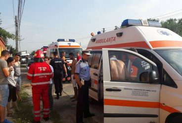 Şofer luat cu elicopterul SMURD după ce a intrat cu maşina în stâlp pe DN1, la Româneşti