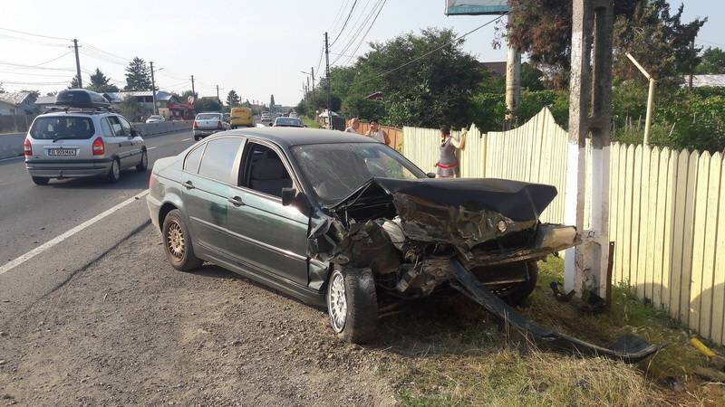 Accident pe DN1, la Potigrafu. Trei maşini implicate Accident pe DN1, la Potigrafu. Trei maşini implicate