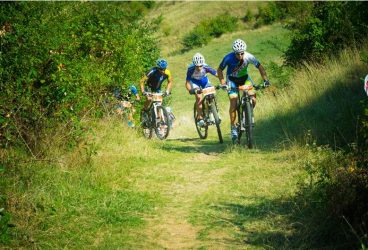 Peste 500 de ciclişti se întrec în concursul “Livada cu cireşi”, la Păuleşti, pe 1 iulie