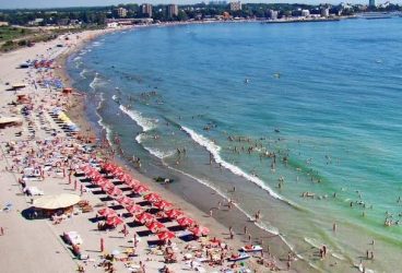 Controale la localurile de pe litoral. Sute de kilograme de alimente confiscate