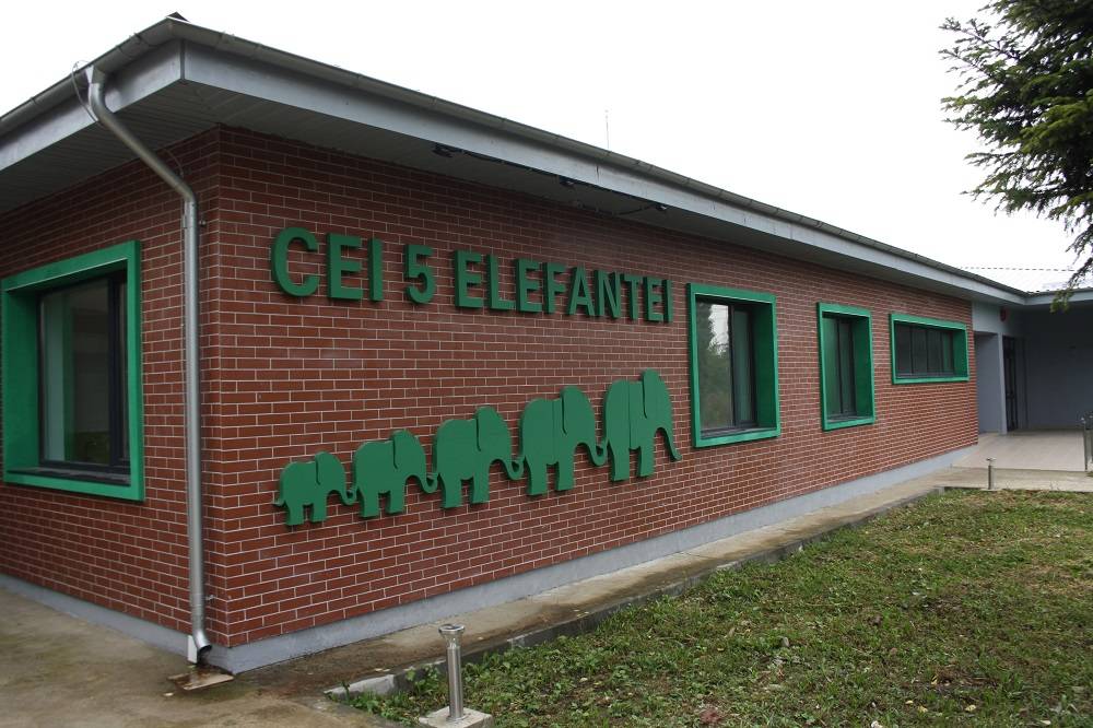 Ministrul Educaţiei participă la deschiderea celei mai noi grădiniţe din Vălenii de Munte Ministrul Educaţiei participă la deschiderea celei mai noi grădiniţe din Vălenii de Munte