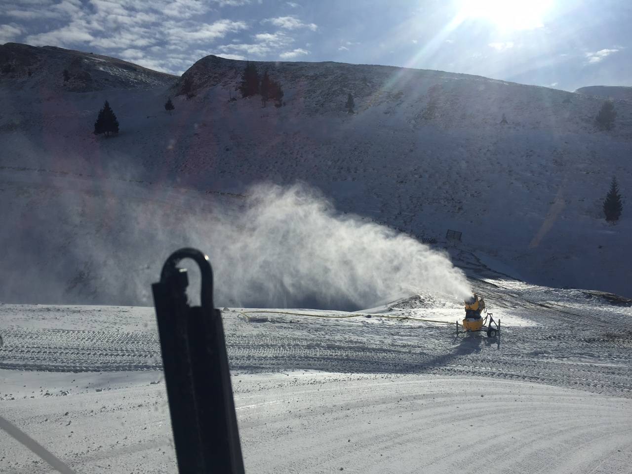 Poliţia îl caută pe autorul unui accident de schi la Sinaia. UPDATE: Acesta a fost găsit Poliţia îl caută pe autorul unui accident de schi la Sinaia. UPDATE: Acesta a fost găsit