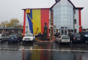 Cel mai mare tricolor din Prahova – desfăşurat la Bucov de Ziua Naţională