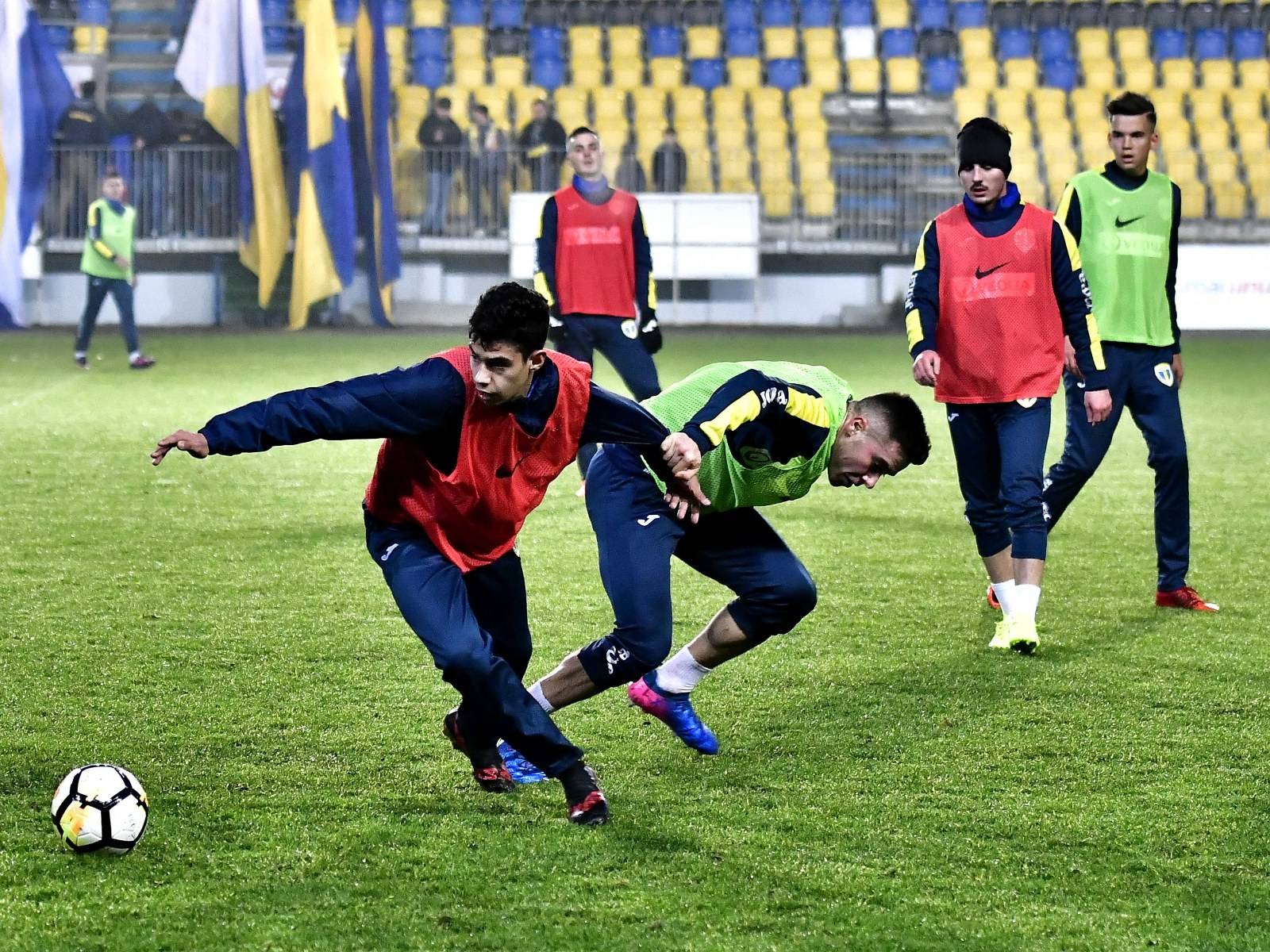 FC Petrolul împrumută un junior de la academia lui Gică Hagi. E ploieștean și a plecat la 12 ani de acasă FC Petrolul împrumută un junior de la academia lui Gică Hagi. E ploieștean și a plecat la 12 ani de acasă