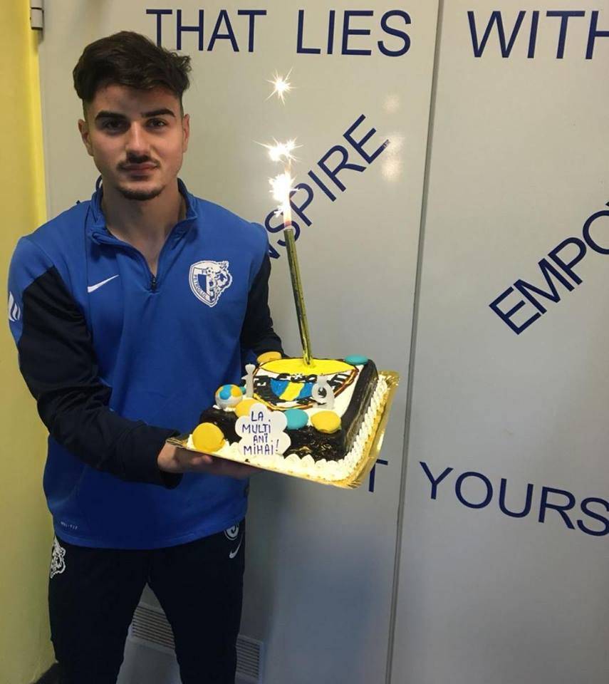 Abia sosit de la Viitorul, internaționalul de juniori ploieștean Mihai Ene a și fost sărbătorit de “lupi”! Abia sosit de la Viitorul, internaționalul de juniori ploieștean Mihai Ene a și fost sărbătorit de “lupi”!