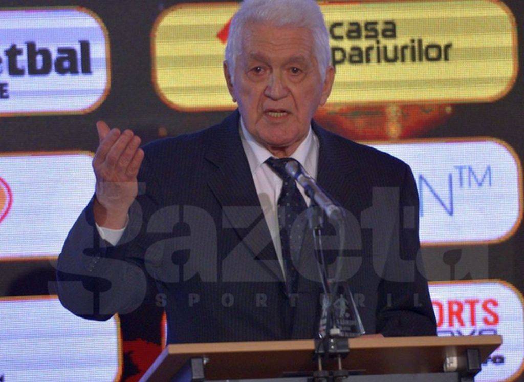 Fostă mare glorie a Petrolului, Seniorul Mircea Dridea a primit și în 2017 un premiu de excelență Fostă mare glorie a Petrolului, Seniorul Mircea Dridea a primit și în 2017 un premiu de excelență