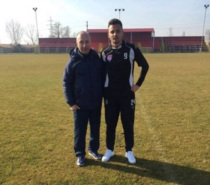 Veni, vidi, vici! Adrian Vintilă a venit la CS Blejoi, a văzut contractul și l-a semnat, iar apoi a înscris în primul meci amical Veni, vidi, vici! Adrian Vintilă a venit la CS Blejoi, a văzut contractul și l-a semnat, iar apoi a înscris în primul meci amical