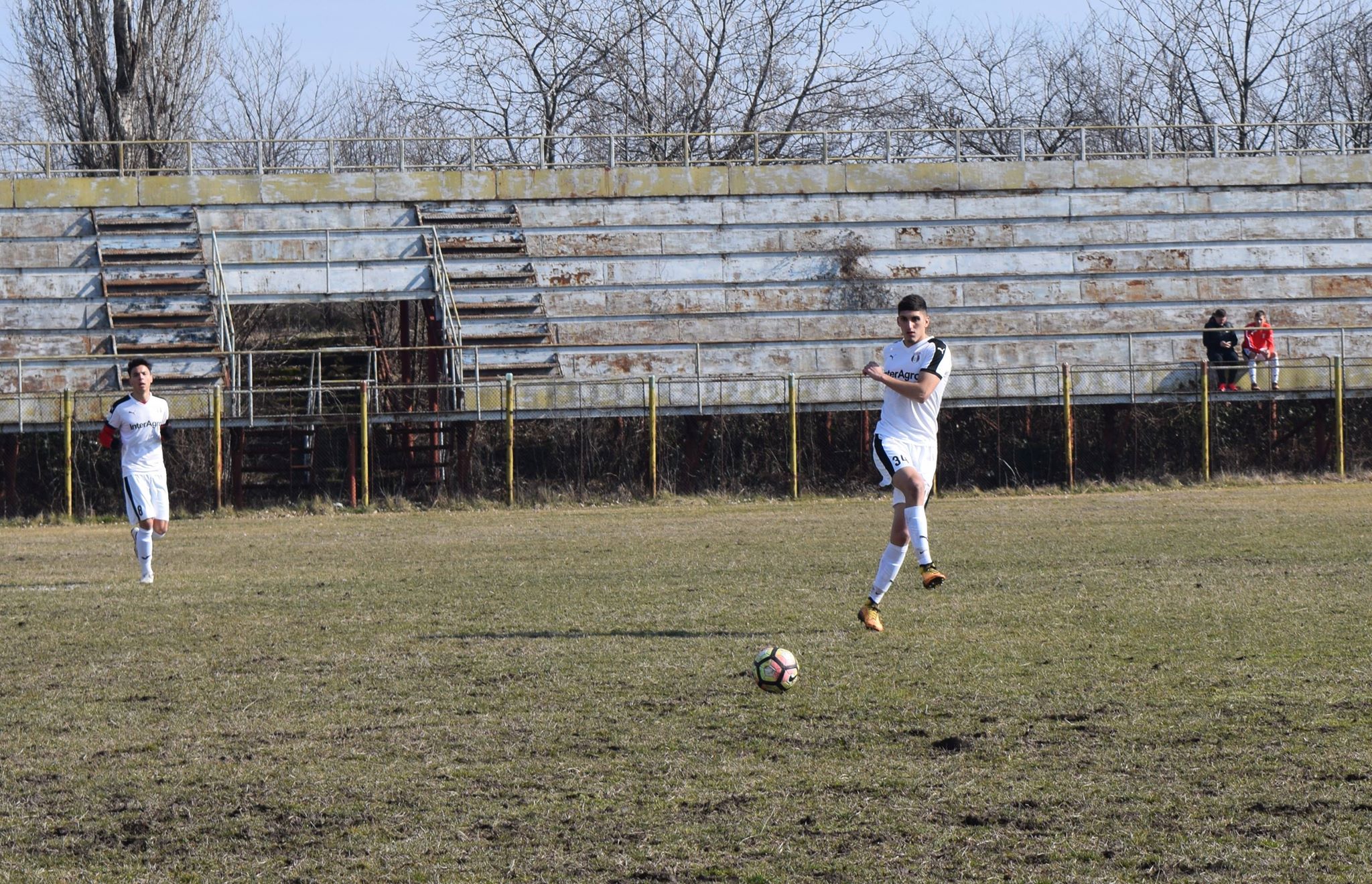 Campioana de toamnă a județului Prahova, la fotbal, învinsă de un american fost la Manchester City! Bașca, un ucrainean vorbitor și el de limba română Campioana de toamnă a județului Prahova, la fotbal, învinsă de un american fost la Manchester City! Bașca, un ucrainean vorbitor și el de limba română