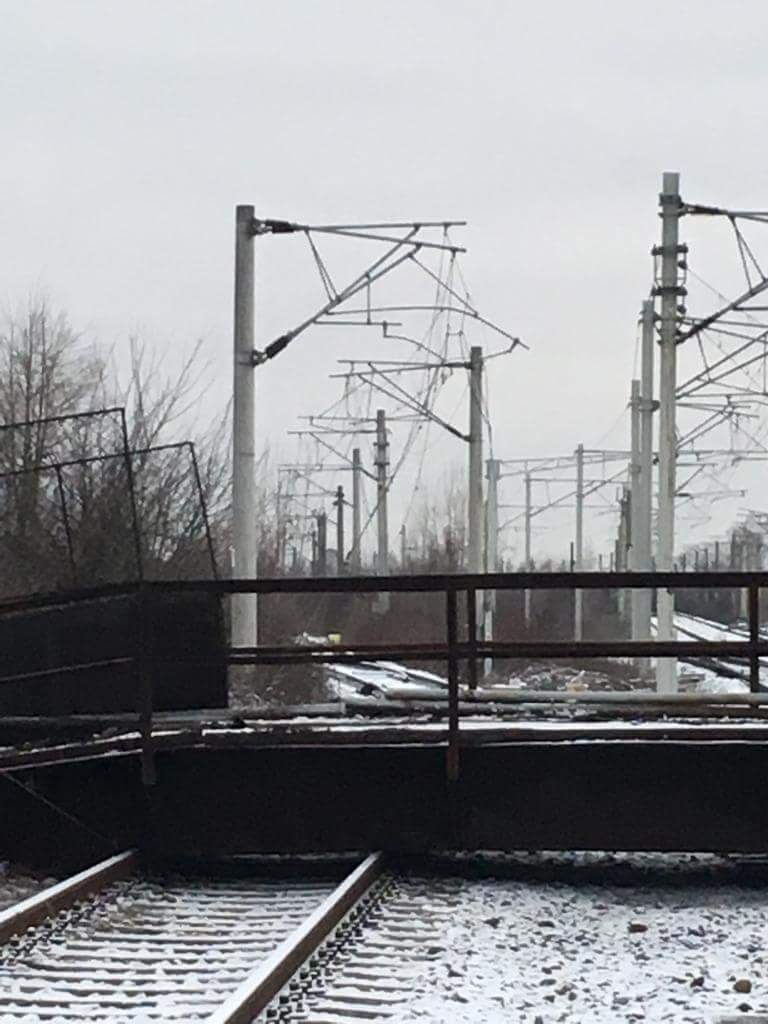 Circulația trenurilor blocată în Gara de Vest. O pasarelă s-a prăbușit peste linii Circulația trenurilor blocată în Gara de Vest. O pasarelă s-a prăbușit peste linii