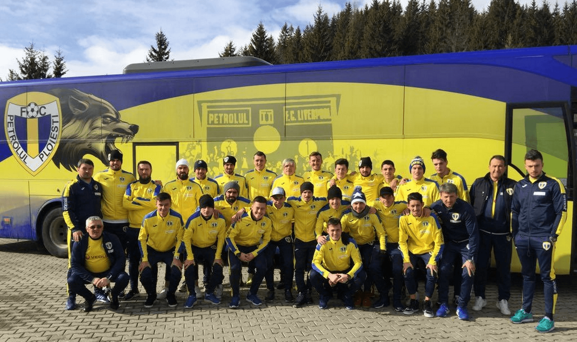 Petrolul a plecat la Buftea și se va duela amical acolo, în a doua zi de cantonament, cu noua echipă a lui Roland Stănescu. Revine și Claudiu Tudor Petrolul a plecat la Buftea și se va duela amical acolo, în a doua zi de cantonament, cu noua echipă a lui Roland Stănescu. Revine și Claudiu Tudor