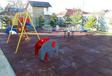 Locuri noi de joacă la grădiniţele din Vălenii de Munte