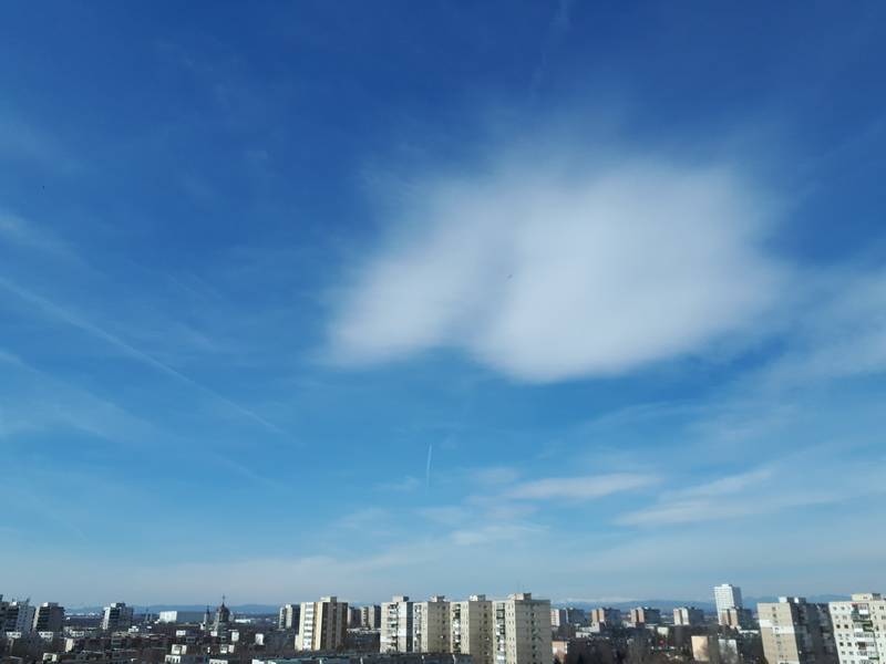 Ploieşteni din cartierele Vest şi Baraolt, terorizaţi de zgomotul făcut de avioanele de la aerodromul Strejnic care trec pe deasupra blocurilor Ploieşteni din cartierele Vest şi Baraolt, terorizaţi de zgomotul făcut de avioanele de la aerodromul Strejnic care trec pe deasupra blocurilor