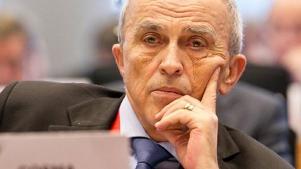 Decizia în dosarul lui Mircea şi Vlad Cosma – amânată Decizia în dosarul lui Mircea şi Vlad Cosma – amânată