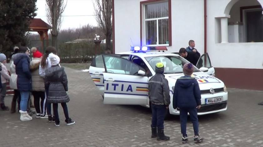 Polițiștii prahoveni au fost alături de copiii din Centrul ”Sfântul Stelian” – Urlați