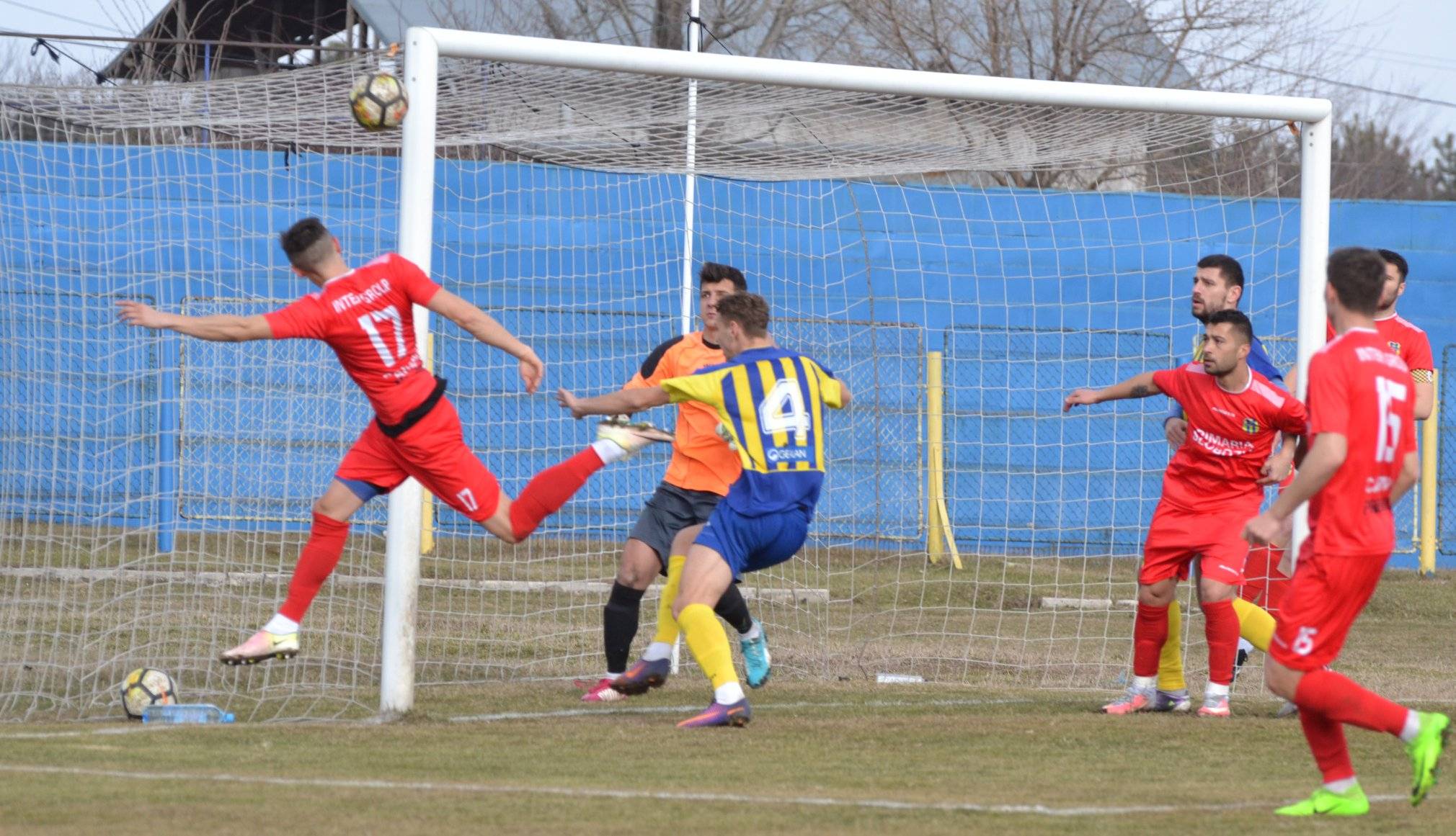 Doi petroliști detașați la alte echipe din L3 s-au duelat la Râmnicu Sărat. Stănescu l-a “bătut” pe Nițache!