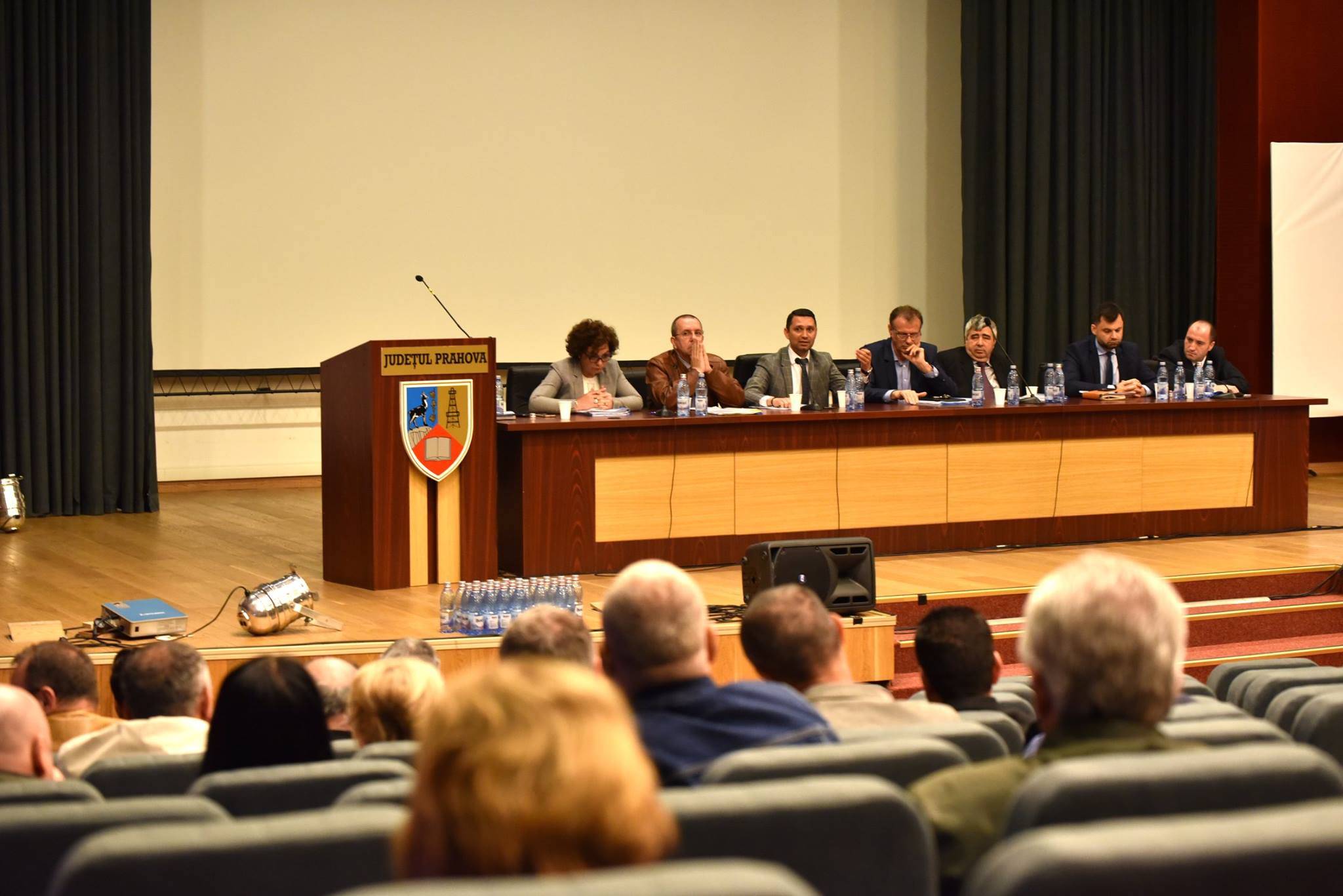 Şedinţă importantă la Consiliul Judeţean Prahova Şedinţă importantă la Consiliul Judeţean Prahova
