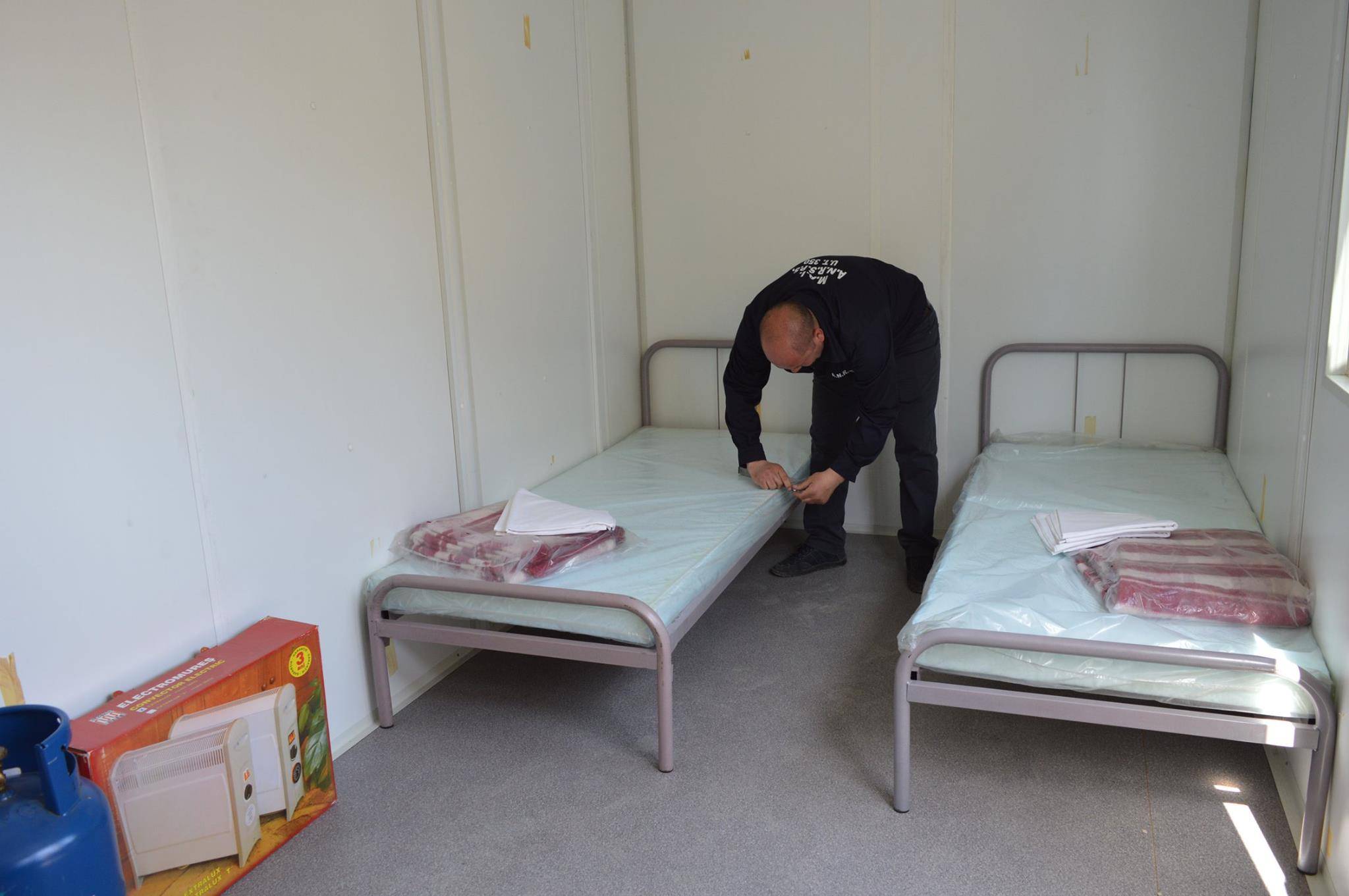 Sprijin pentru familiile ale căror case au fost distruse de alunecările de teren Sprijin pentru familiile ale căror case au fost distruse de alunecările de teren